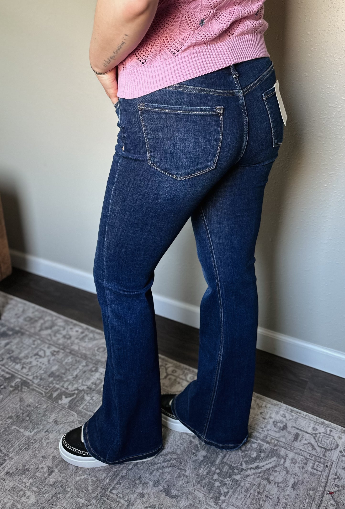 Lovervet | Sterling Flare