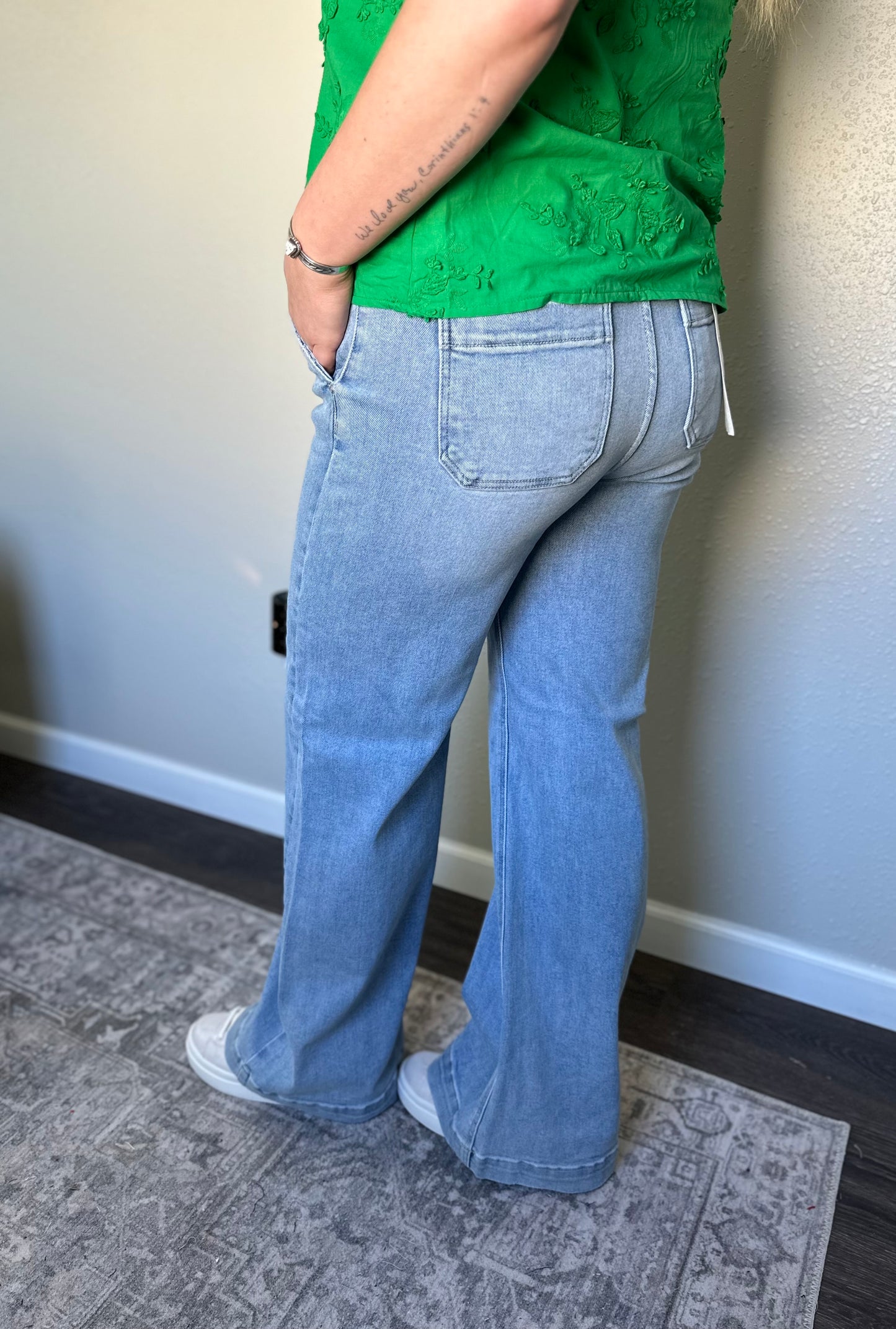 Risen | Devin Slant Pocket Wide Leg - Light Wash