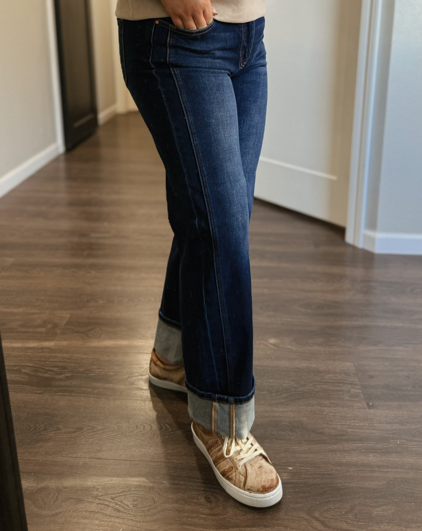 Risen | Mid Rise Cuffed Ankle Straight