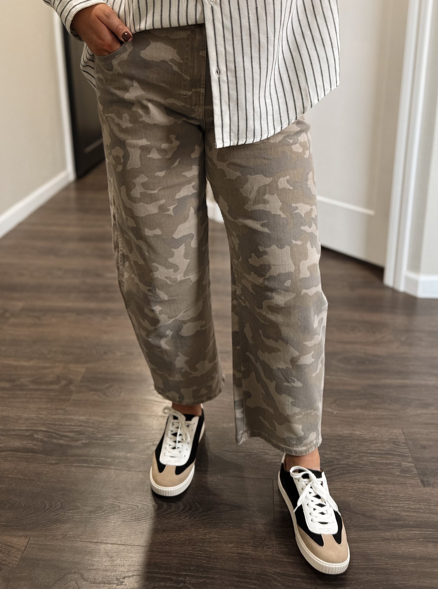 Hidden | Andi Camo Barrel Jean