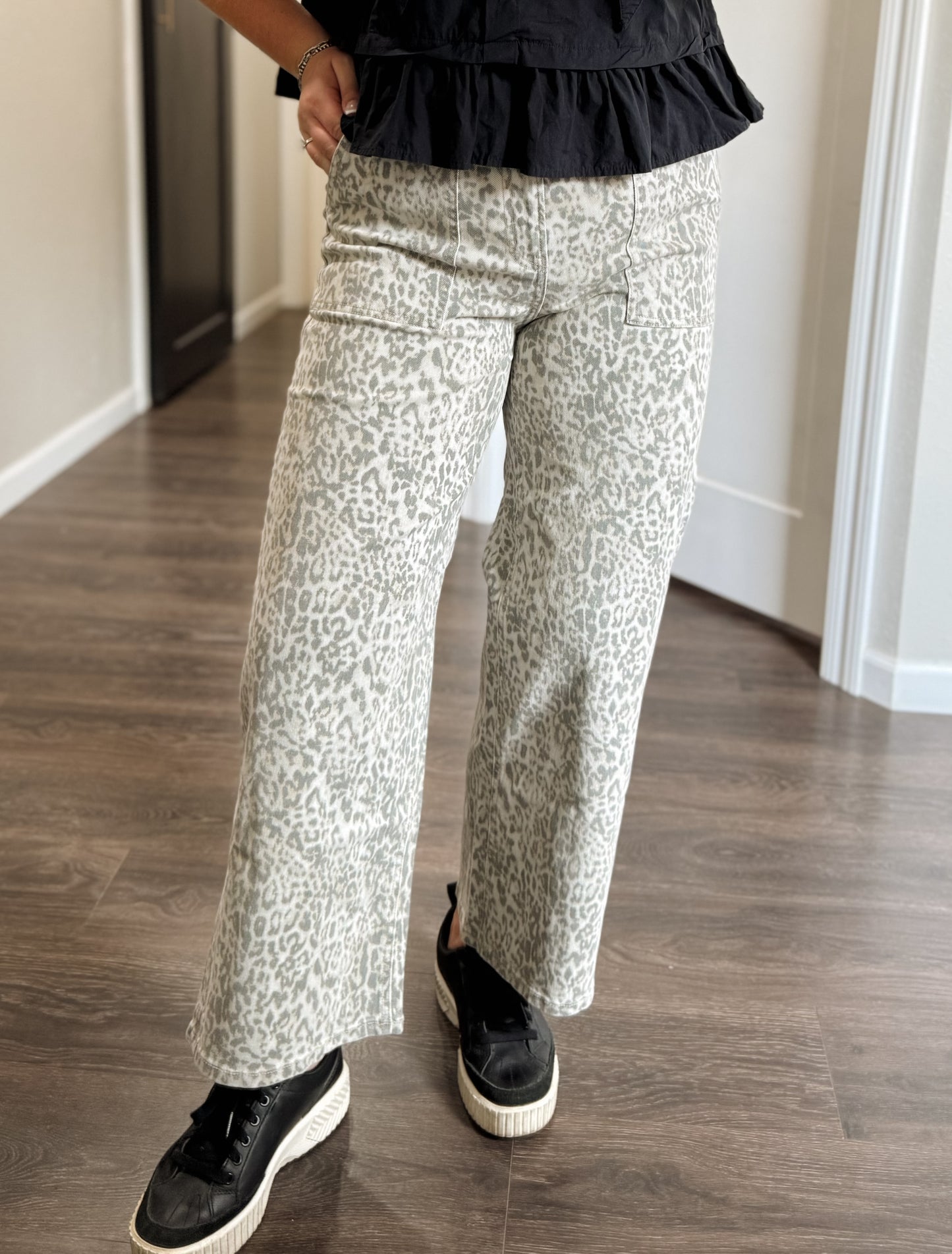 Vervet | High Rise Crop Leopard Wide Leg