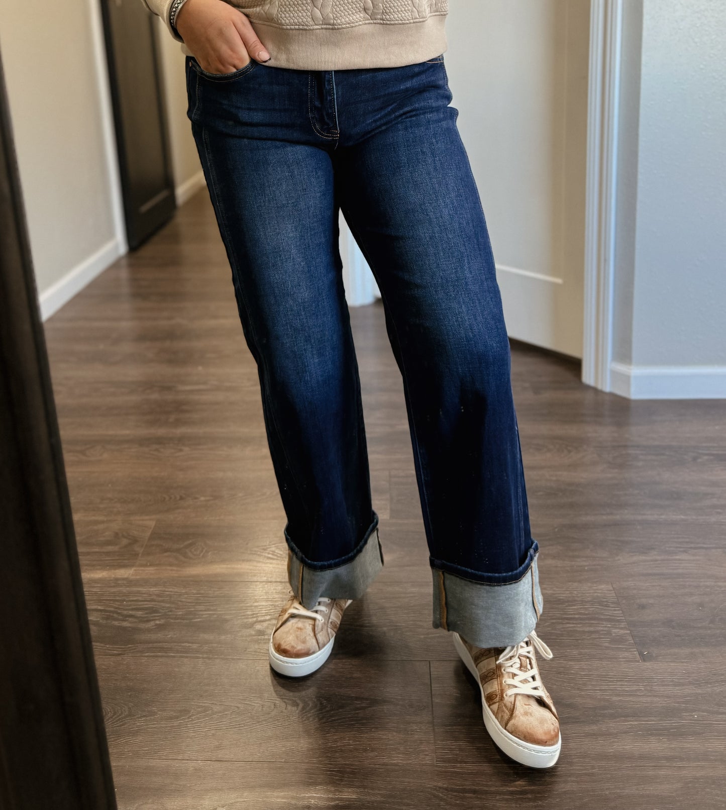 Risen | Mid Rise Cuffed Ankle Straight