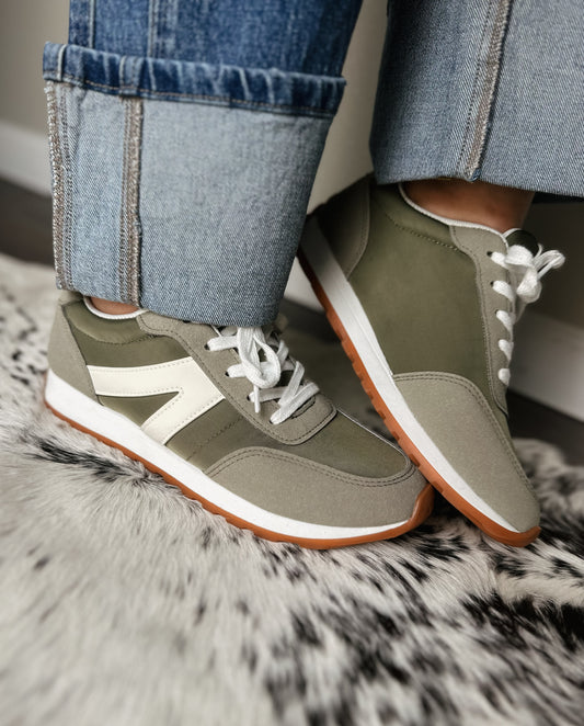 The Autumn Run Sneaker - Olive