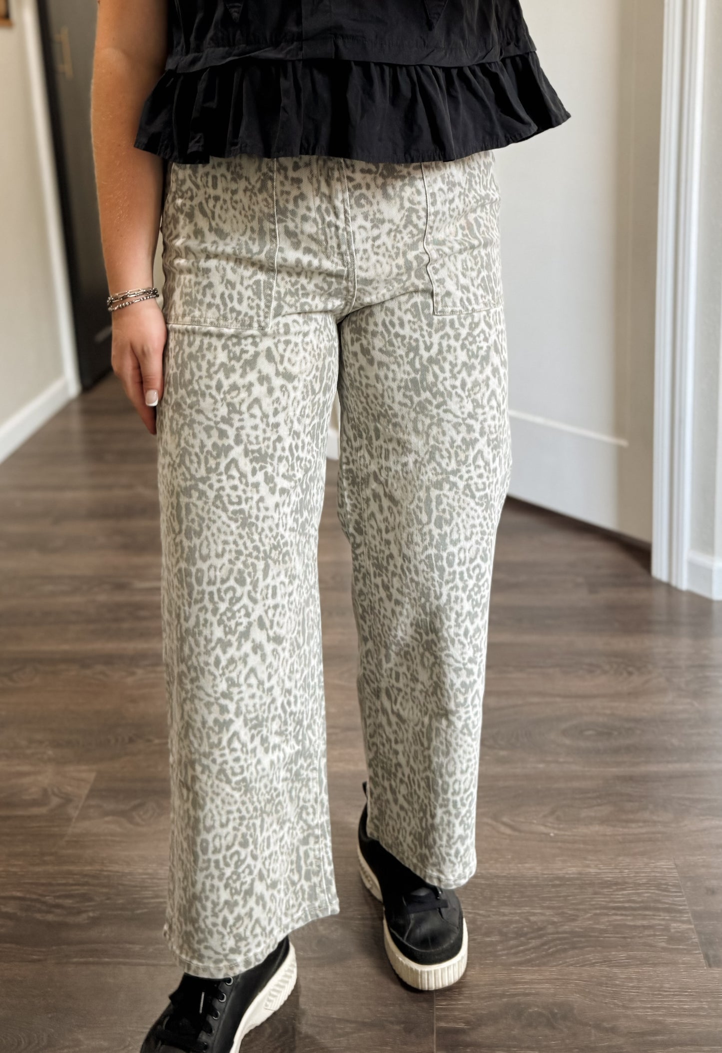 Vervet | High Rise Crop Leopard Wide Leg